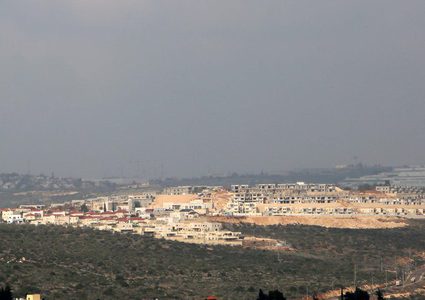 Israel confiscates Palestinian land to build settlers roads