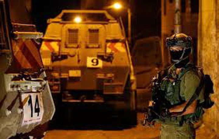 Israel Occupation Forces detains three Palestinians from Qalqilya
