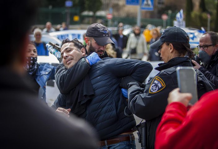 A driver arrested after breaking into a corona center in Haifa