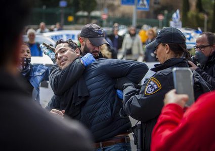 A driver arrested after breaking into a corona center in Haifa