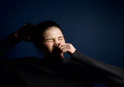 Sneezing is not a common symptom of COVID-19