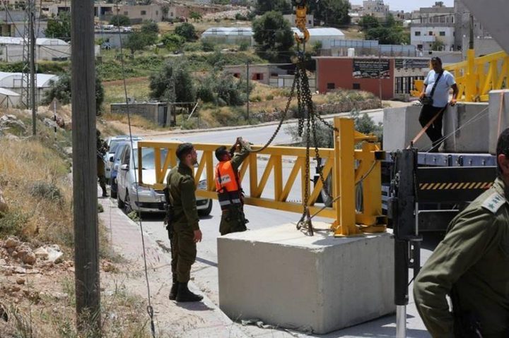 Israel opens checkpoints for Palestinian workers