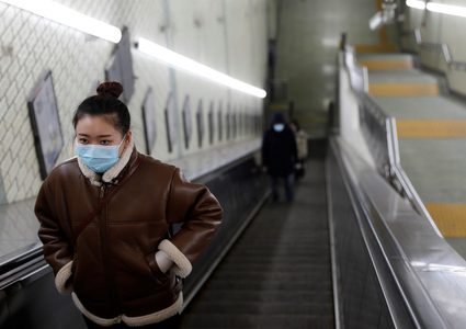 Coronavirus spreads quickly before people have symptoms