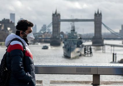 UK epidemic is slowing and antibody test could be ready in days