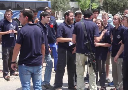 Settlers cause corona concern after spitting on Palestinian car