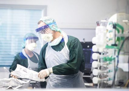 The world’s coronavirus death toll rises to about 48 thousand