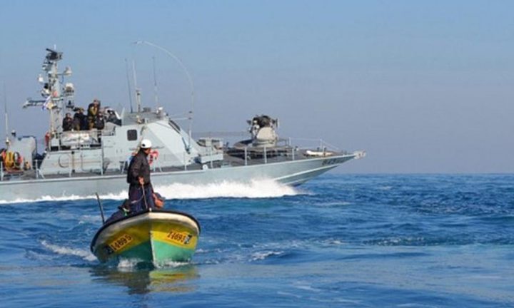 Occupation boats open fire towards fishermen in Gaza