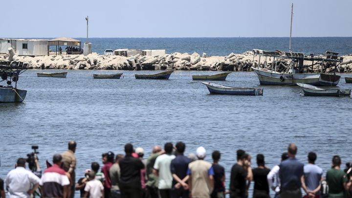 Palestinian fisherman injured during pursuit by Israeli navy