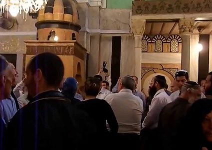 Israeli settlers smash tombstones in Burqa village