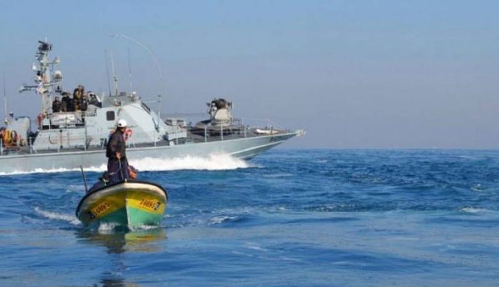 Occupation forces shot two Palestinian fishermen in Gaza