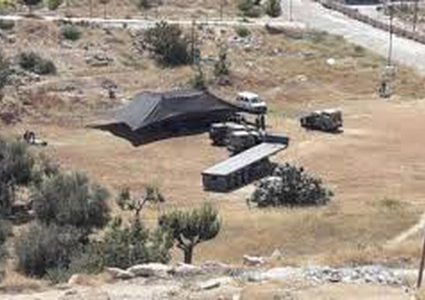 The occupation notifies the removal of a tent near Hebron