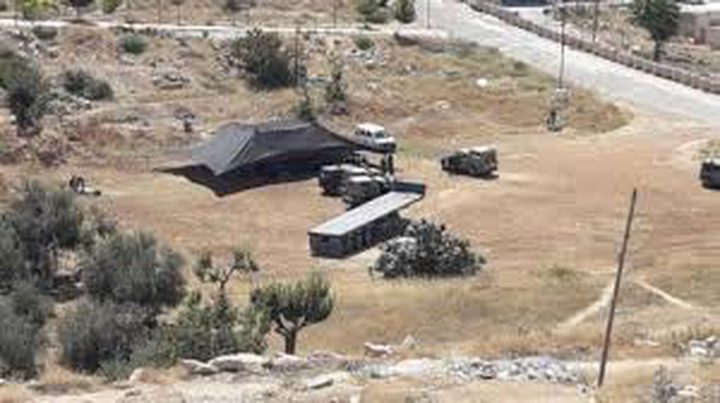 The occupation notifies the removal of a tent near Hebron