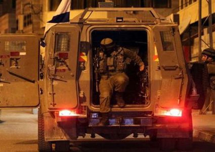 The occupation detains 4 Palestinians from Hebron