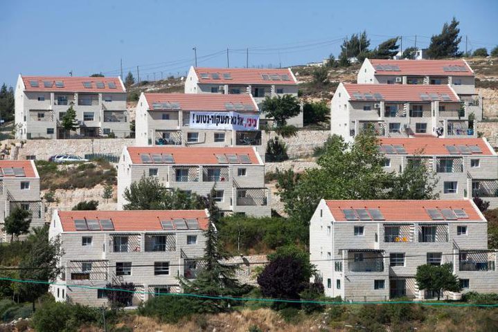 Bennett approved building new thousands of settlements units