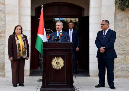 Prime minister Shtayyeh announces ease in coronavirus lockdown