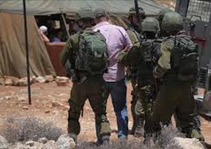 Israeli occupation forces  detained 14 Palestinians