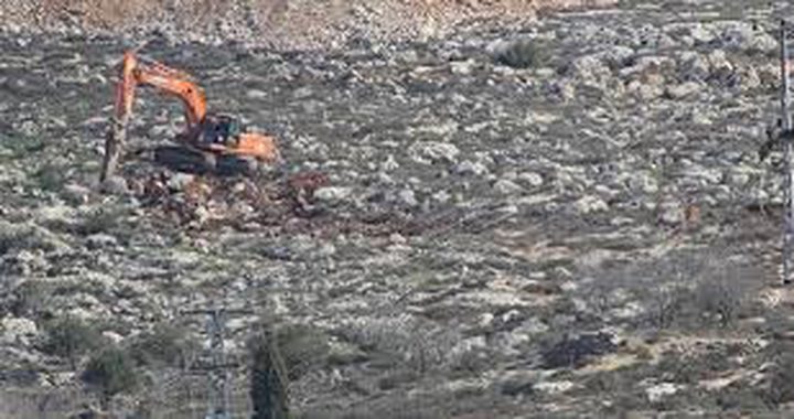 Jewish settlers destroy land to open road for their settlements