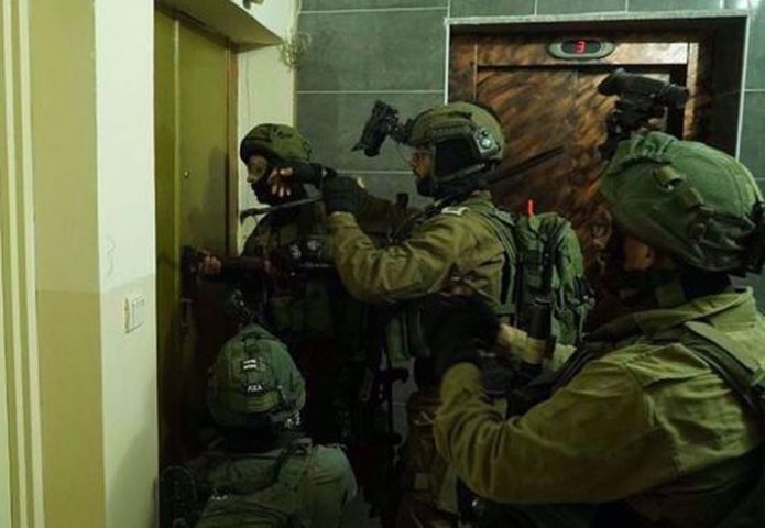Israeli occupation detained 22 Palestinians in the occupied West Bank