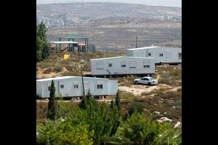 Israel sets up mobile homes on Palestinian land near Bethlehem