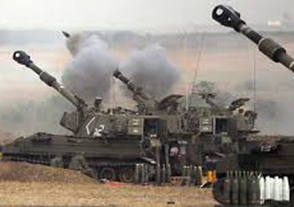Israeli tanks bombs targets in Gaza