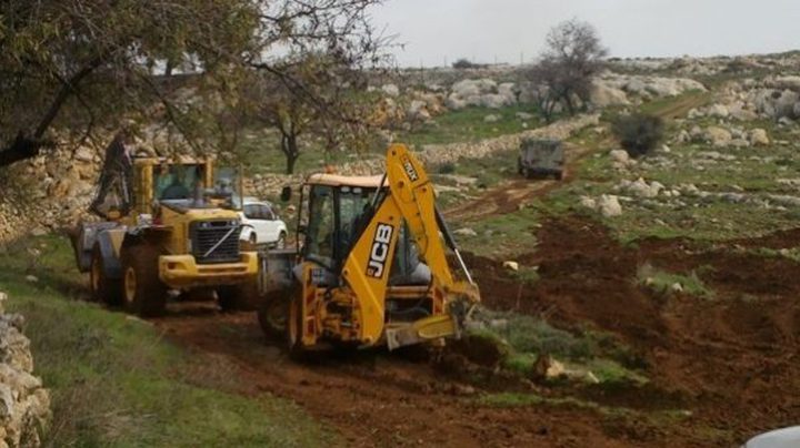 Israeli occupation forces raze a land in Bethlehem