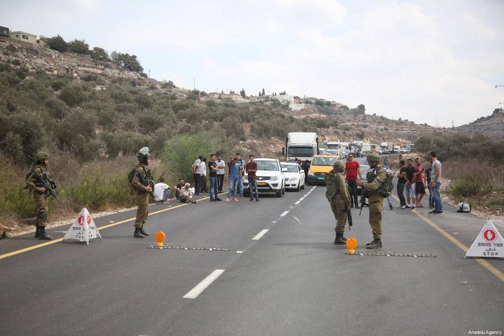 Israeli settlers attack Palestinian vehicles closing West bank road