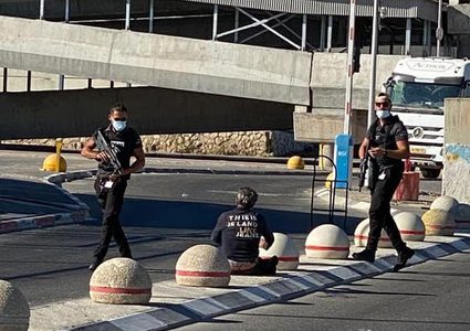 IOF shoot and injure a deaf Palestinian man