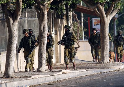 Ramallah: Occupation forces assault elderly and detains others