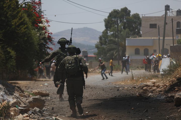 Palestinian youths shot and injured by Israeli soldiers
