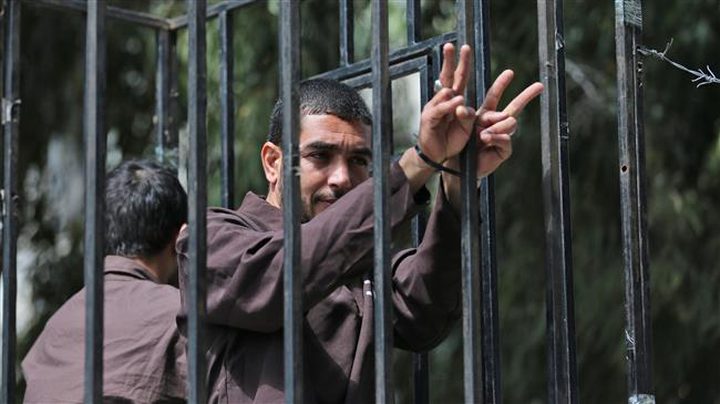 Palestinian prisoners in Israeli jail on hunger strike in solidarity with their fellows