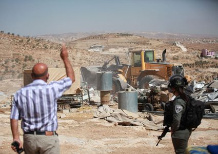 Hebron:  residential tent teared down by IOF