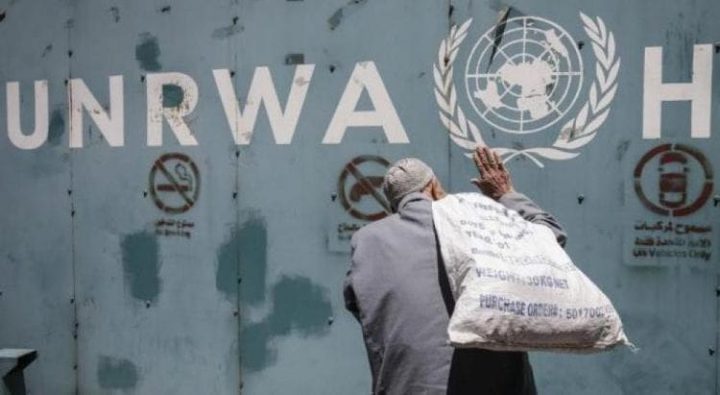 PLO : Any decision from UNRWA's to cut down its employees' salaries is rejected