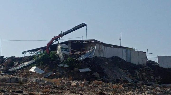 Jerusalem: IOF demolishes car wash workshop