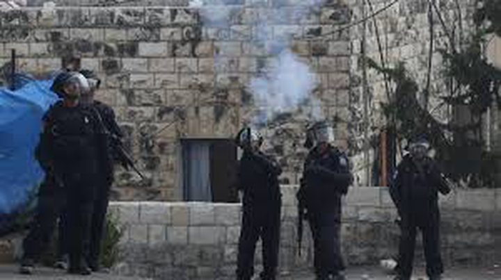 Suffocation with tear gas during clashes with occupation in Hebron