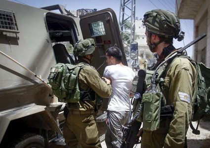 West Bank: Israeli occupation forces detain 11 Palestinians