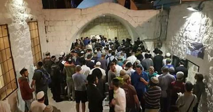 Palestinian youths injured as Israeli settlers storm Joseph’s Tomb in Nablus