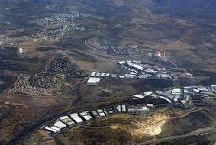 Israel to seize large tracts of occupied Palestinian land
