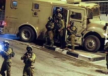 Five Palestinians injured  during an Israeli occupation army raid in Nablus