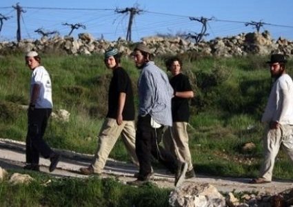 Israeli settlers attack vehicles of Palestinian citizens near Nablus and Bethlehem in the West Bank