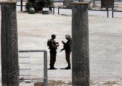 Israeli occupation closes the area of the archeological site of Sabastia