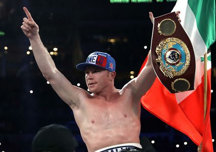 Mexican Canelo Alvarez teaches Callum Smith a brutal lesson in boxing humility