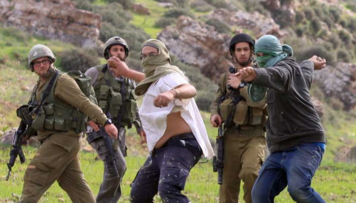 Extremist Israeli settlers attack and injure a Palestinian near Jericho