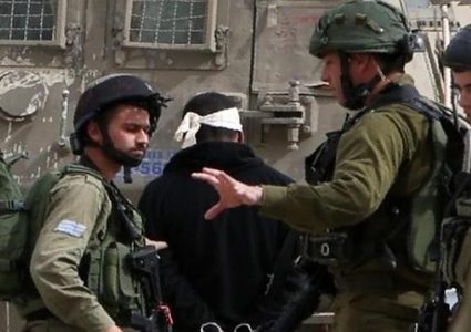 The occupation arrested 15 Palestinians from the West Bank