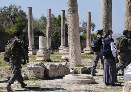 The Israeli occupation breaks into the archaeological site in Sebastia