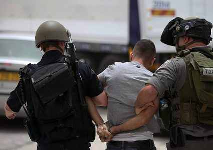 The occupied Jerusalem: The occupation forces arrested 4 young men from the town of Shuafat