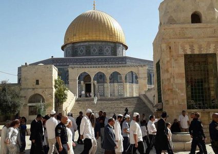 39 settlers storm Al-Aqsa mosque and carry out provocative tours