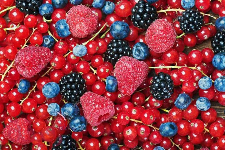 The unlimited consumption of berries causes weight gain