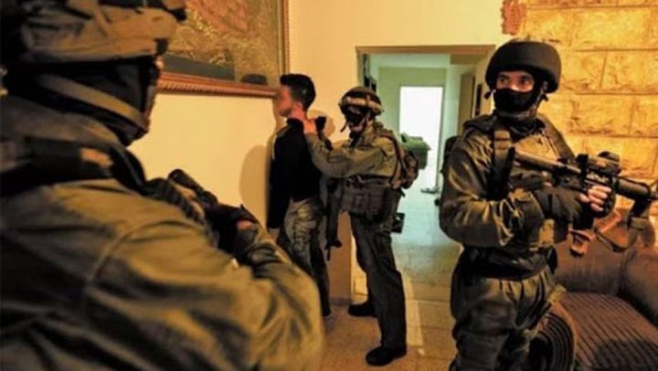 The occupation forces arrested 5 young men from Nablus governorate