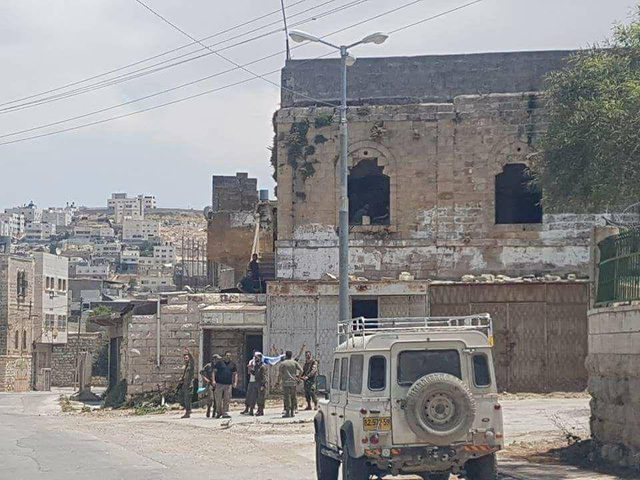 The occupation forces launch arresting and raiding campaign in the West Bank
